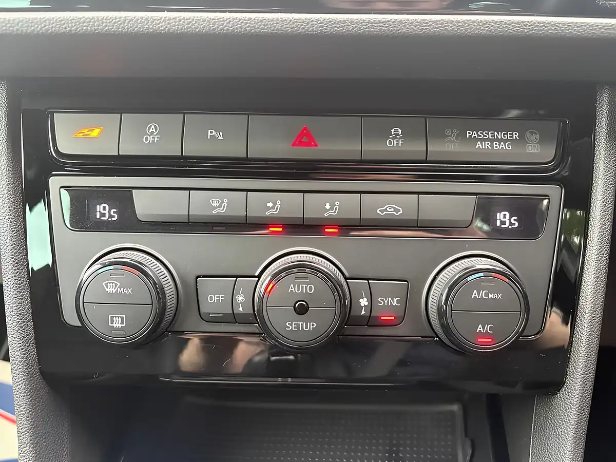 Used 2019 SEAT Leon Cupra Daytona Grey - Interior and Exterior details 19