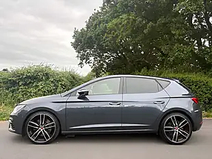 Used 2019 SEAT Leon Cupra Daytona Grey - Interior and Exterior details 4