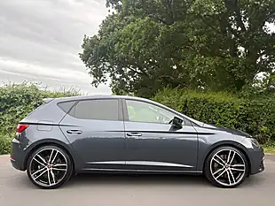 Used 2019 SEAT Leon Cupra Daytona Grey - Interior and Exterior details 5