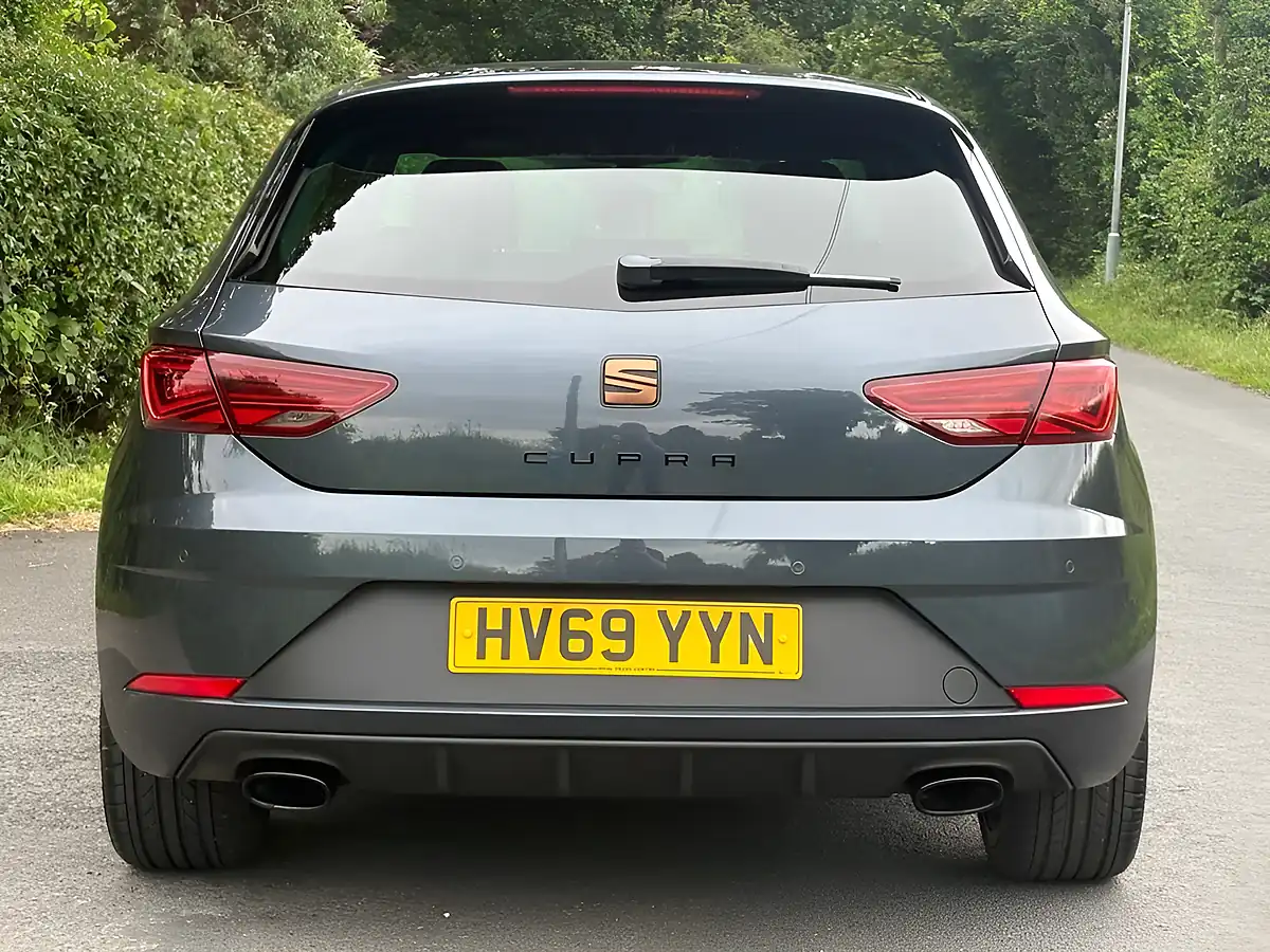 Used 2019 SEAT Leon Cupra Daytona Grey - Interior and Exterior details 7