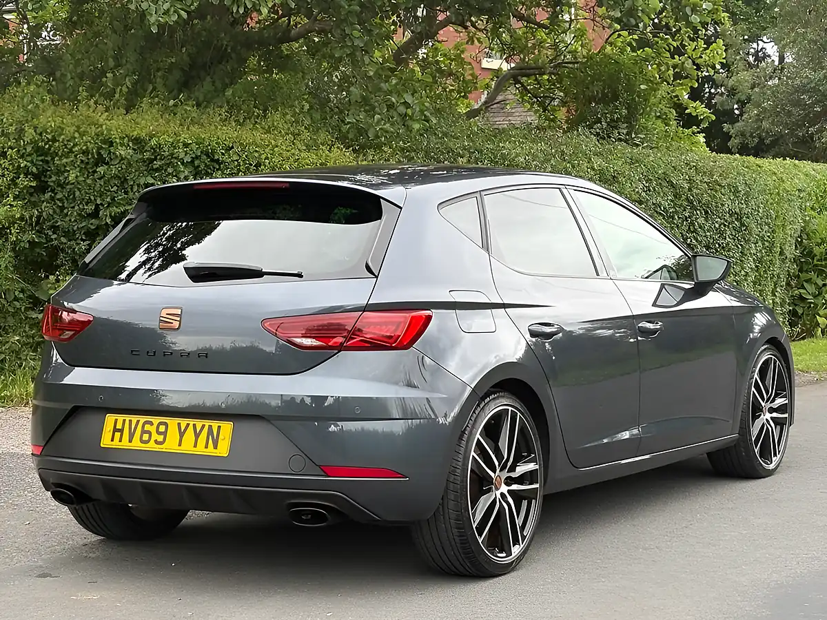 Used 2019 SEAT Leon Cupra Daytona Grey - Interior and Exterior details 8