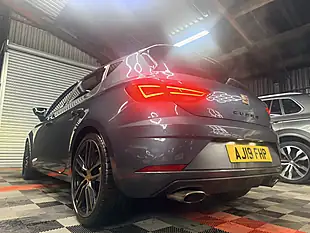 Used 2019 SEAT Leon Cupra Grey - Interior and Exterior details 16