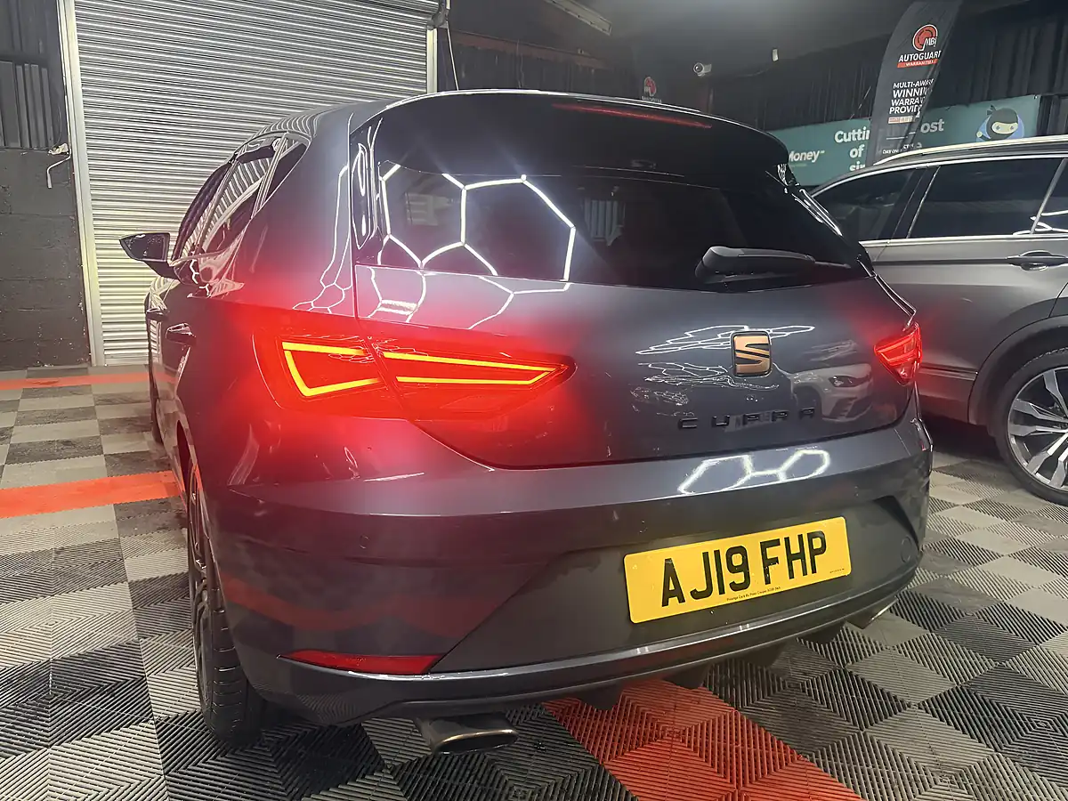 Used 2019 SEAT Leon Cupra Grey - Interior and Exterior details 7
