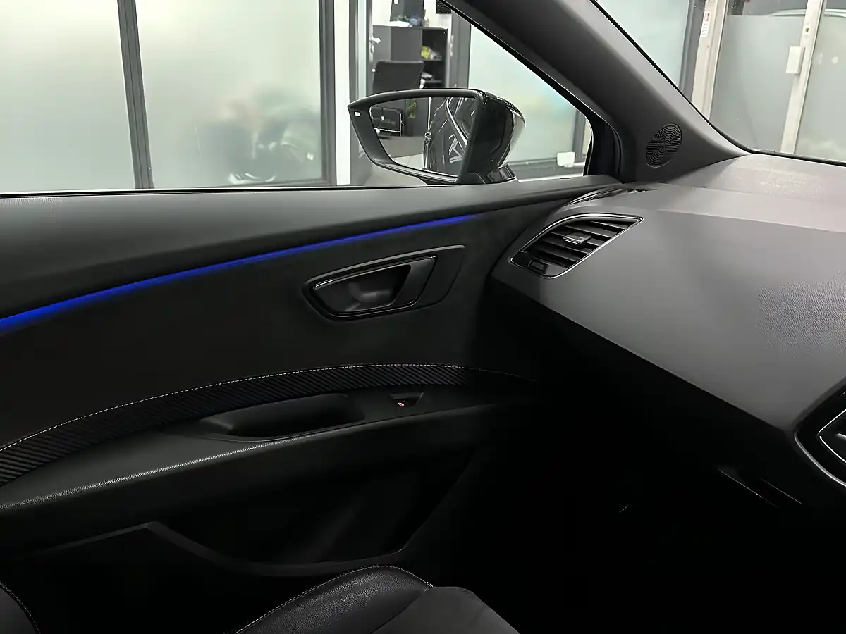 Used 2019 SEAT Leon Cupra Grey - Interior and Exterior details 17