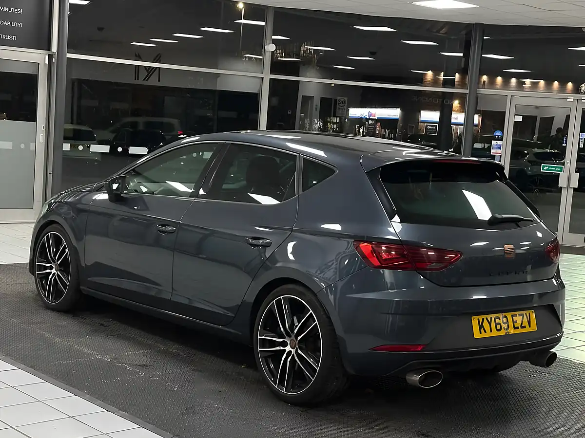 Used 2019 SEAT Leon Cupra Grey - Interior and Exterior details 9