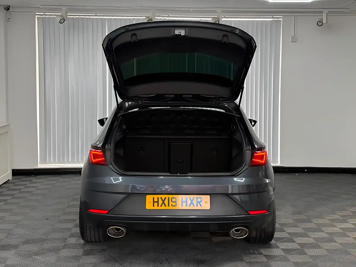 Used 2019 SEAT Leon Cupra Grey - Interior and Exterior details 10
