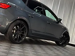 Used 2019 SEAT Leon Cupra Grey - Interior and Exterior details 12