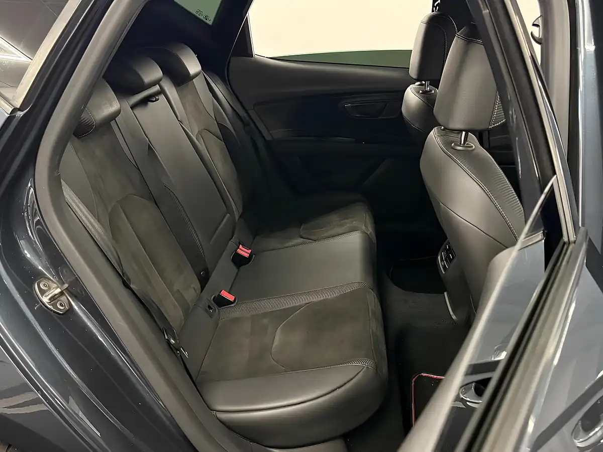 Used 2019 SEAT Leon Cupra Grey - Interior and Exterior details 13