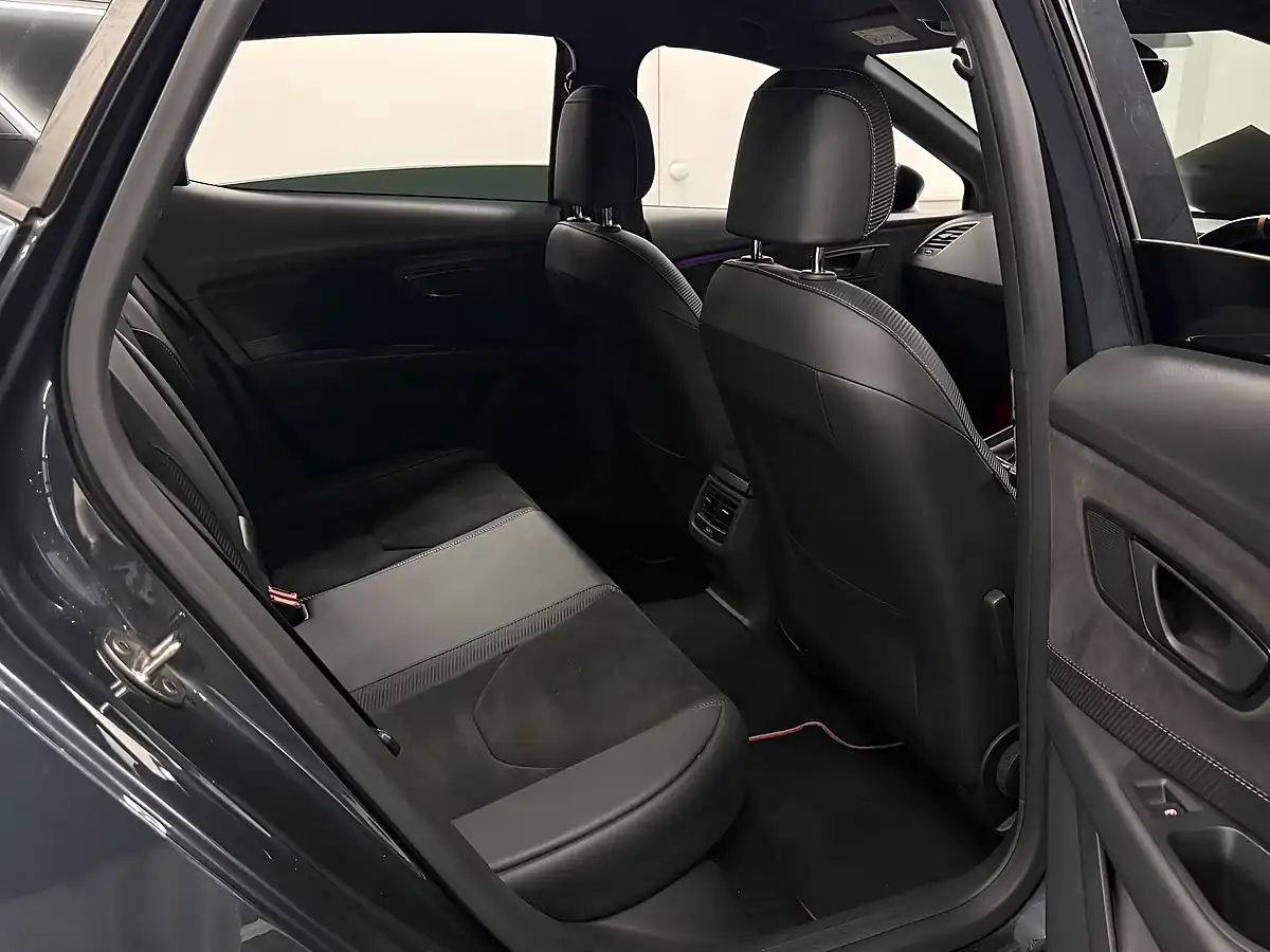 Used 2019 SEAT Leon Cupra Grey - Interior and Exterior details 14