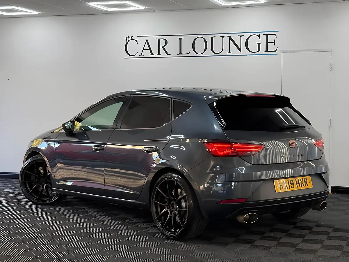 Used 2019 SEAT Leon Cupra Grey - Interior and Exterior details 4