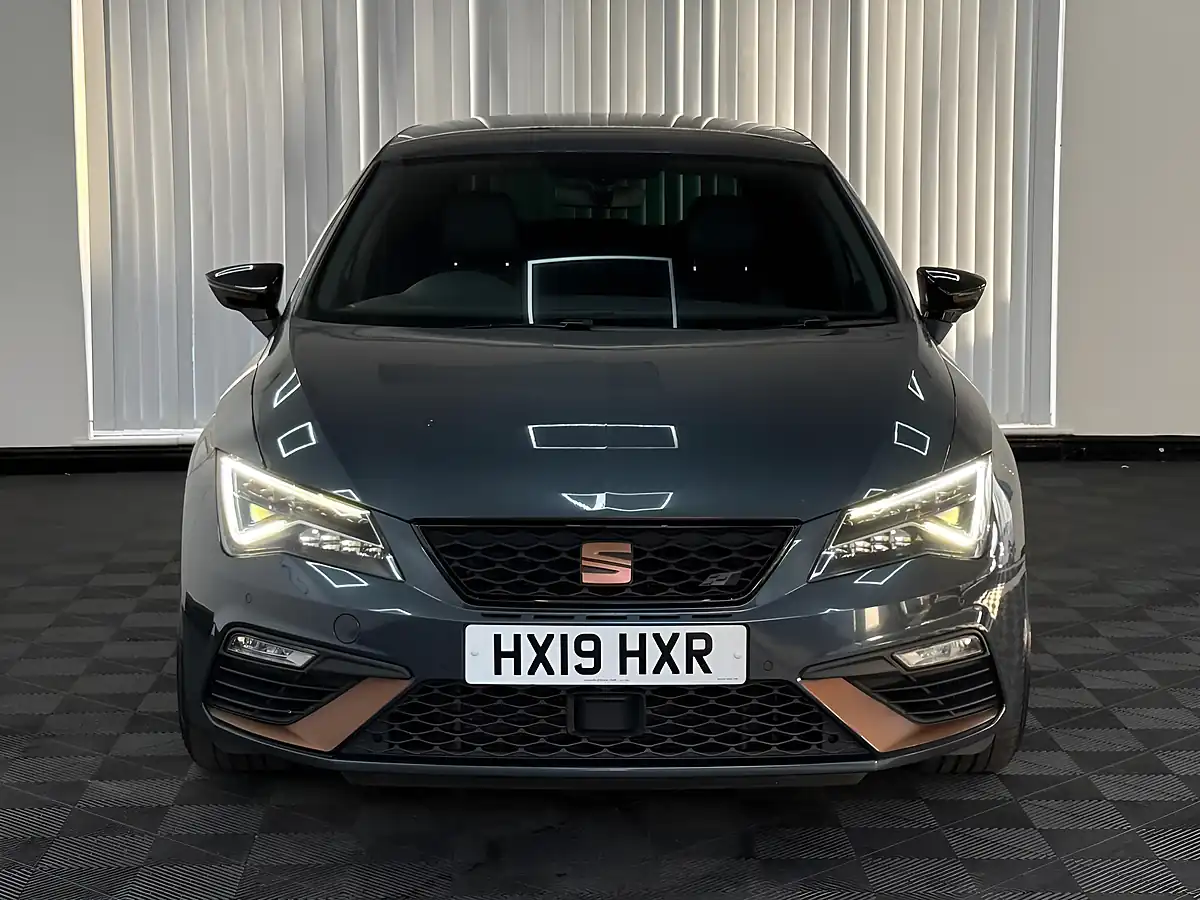 Used 2019 SEAT Leon Cupra Grey - Interior and Exterior details 6