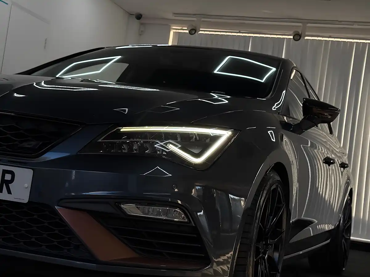Used 2019 SEAT Leon Cupra Grey - Interior and Exterior details 7