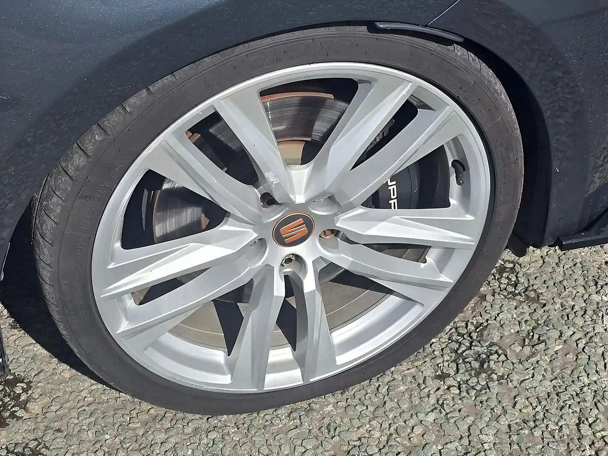 Used 2019 SEAT Leon Cupra Grey - Interior and Exterior details 20