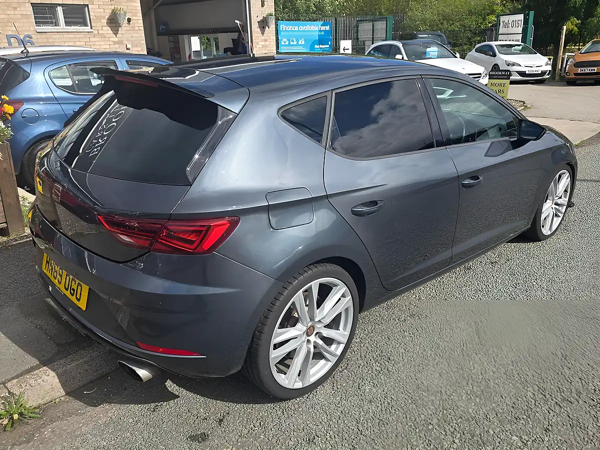 Used 2019 SEAT Leon Cupra Grey - Interior and Exterior details 3
