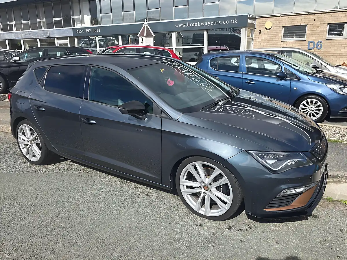 Used 2019 SEAT Leon Cupra Grey - Interior and Exterior details 4