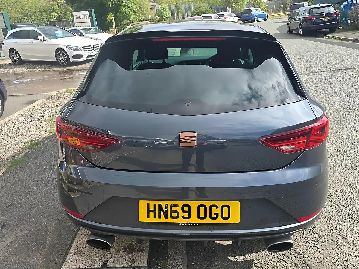 Used 2019 SEAT Leon Cupra Grey - Interior and Exterior details 5