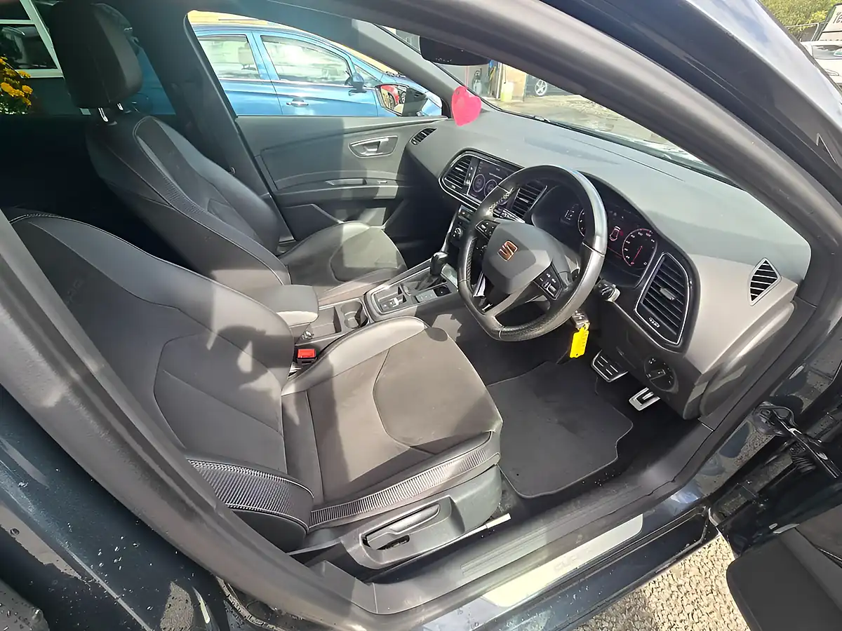 Used 2019 SEAT Leon Cupra Grey - Interior and Exterior details 9