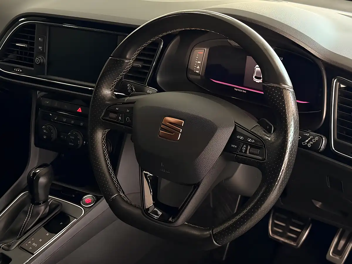 Used 2019 SEAT Leon Cupra Lux White - Interior and Exterior details 10