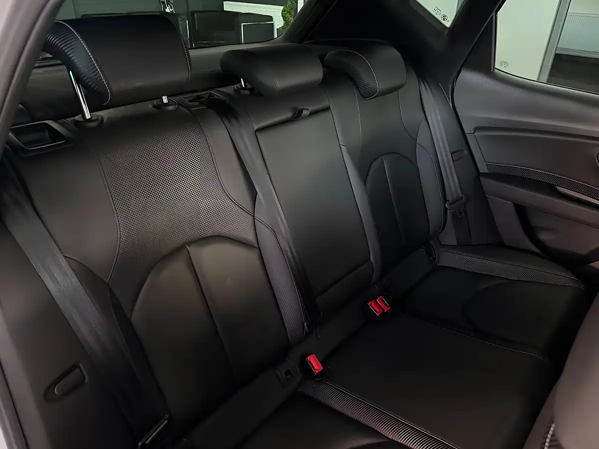 Used 2019 SEAT Leon Cupra Lux White - Interior and Exterior details 16