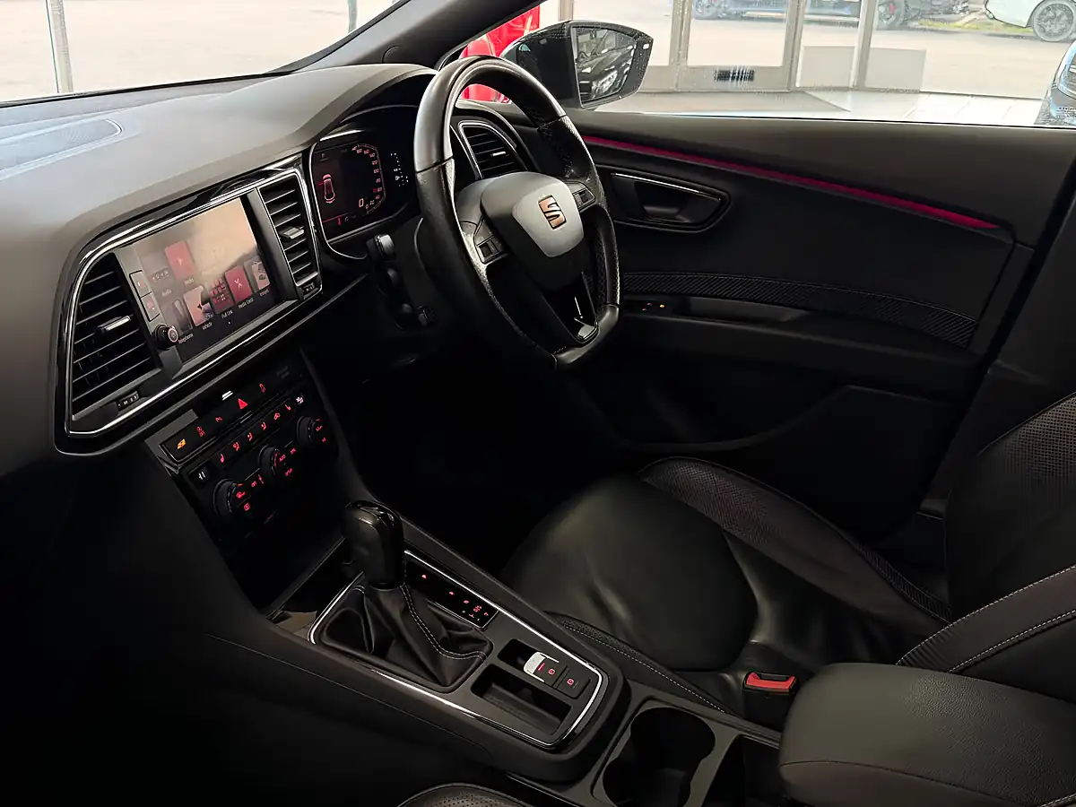 Used 2019 SEAT Leon Cupra Lux White - Interior and Exterior details 20