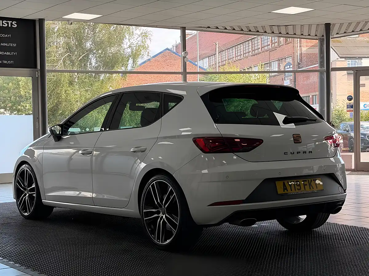 Used 2019 SEAT Leon Cupra Lux White - Interior and Exterior details 7