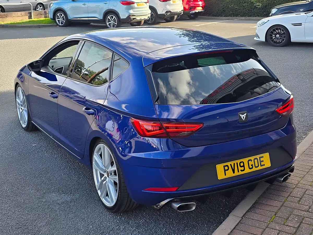 Used 2019 SEAT Leon Cupra Mystery Blue - Interior and Exterior details 10