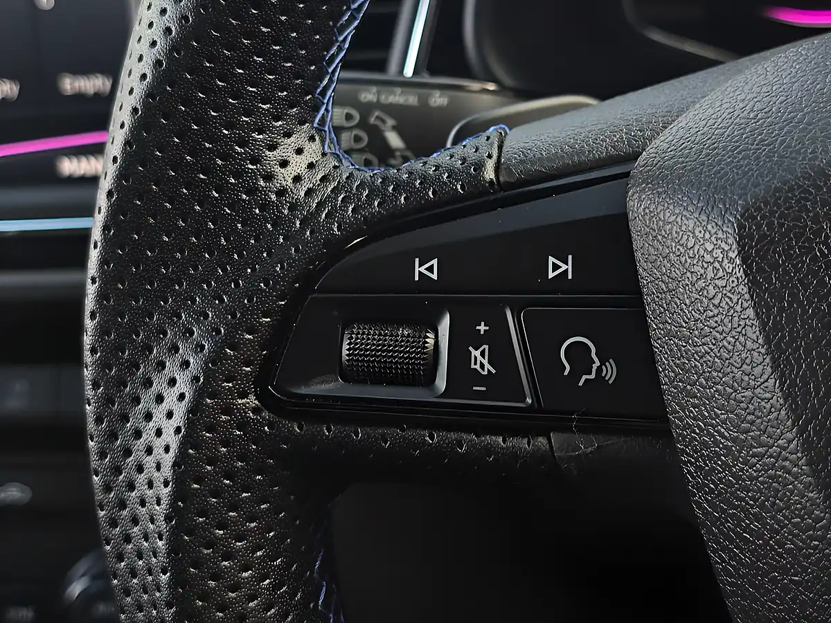 Used 2019 SEAT Leon Cupra Mystery Blue - Interior and Exterior details 14