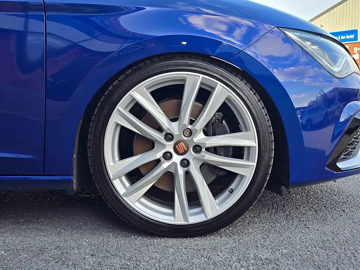 Used 2019 SEAT Leon Cupra Mystery Blue - Interior and Exterior details 16