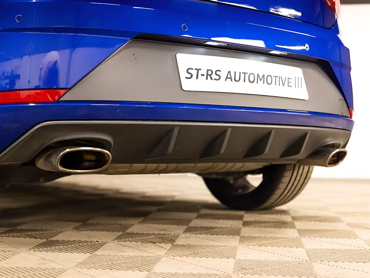 Used 2019 SEAT Leon Cupra Mystery Blue Metallic - Interior and Exterior details 10