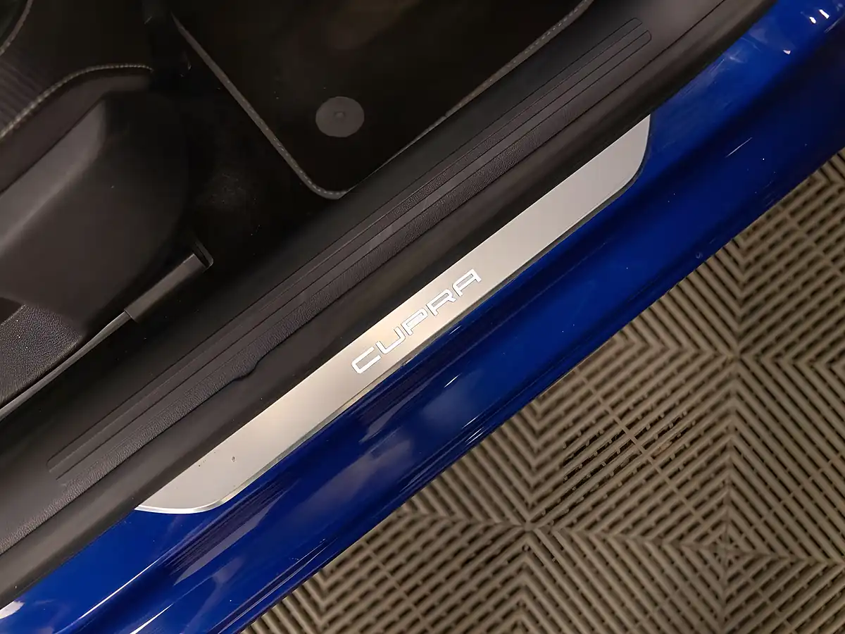 Used 2019 SEAT Leon Cupra Mystery Blue Metallic - Interior and Exterior details 19