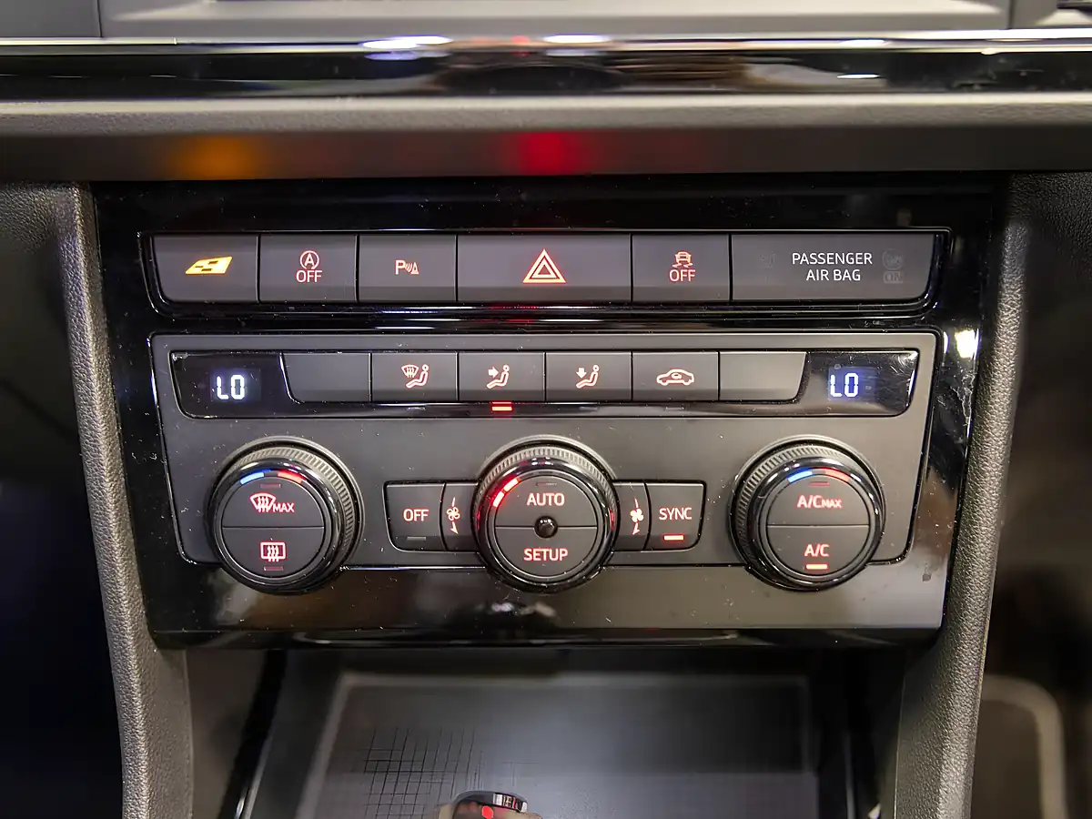 Used 2019 SEAT Leon Cupra Mystery Blue Metallic - Interior and Exterior details 20