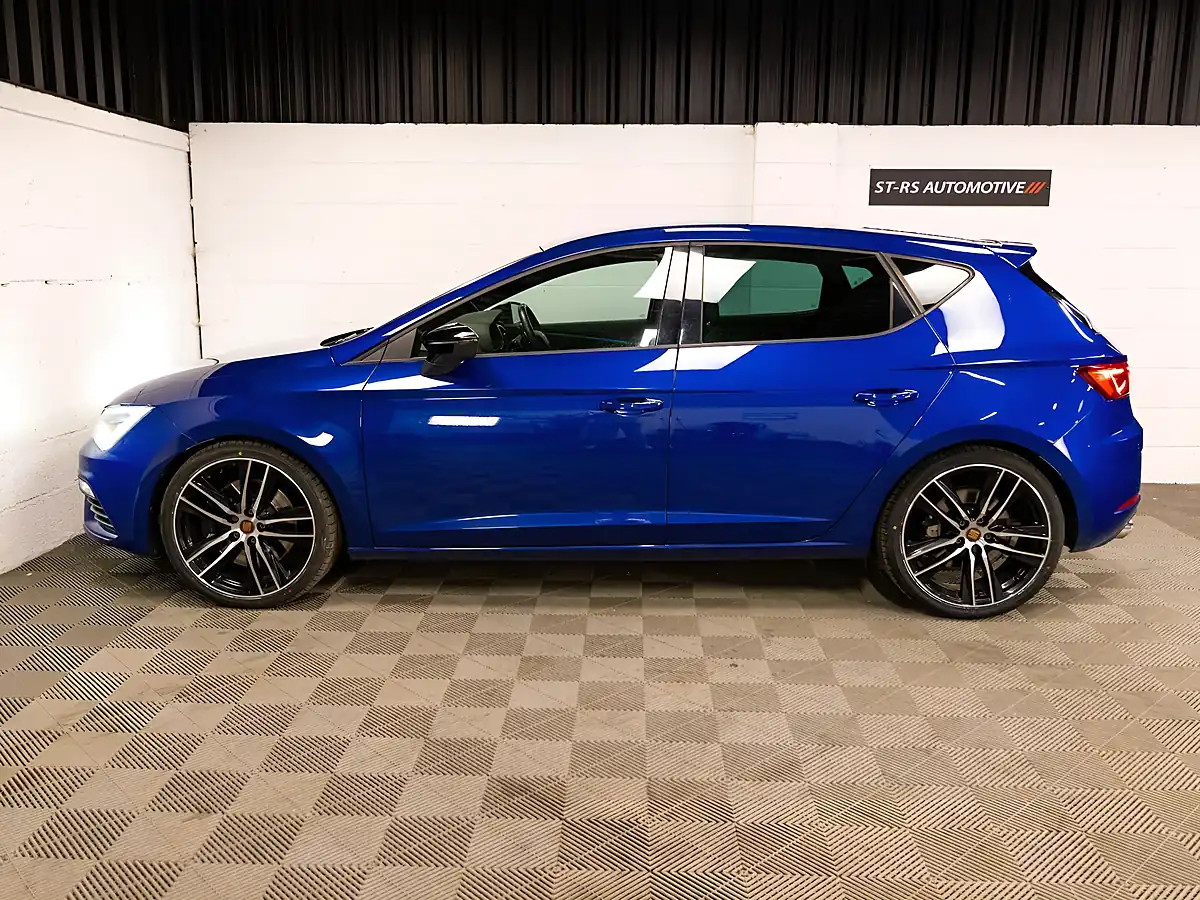 Used 2019 SEAT Leon Cupra Mystery Blue Metallic - Interior and Exterior details 4