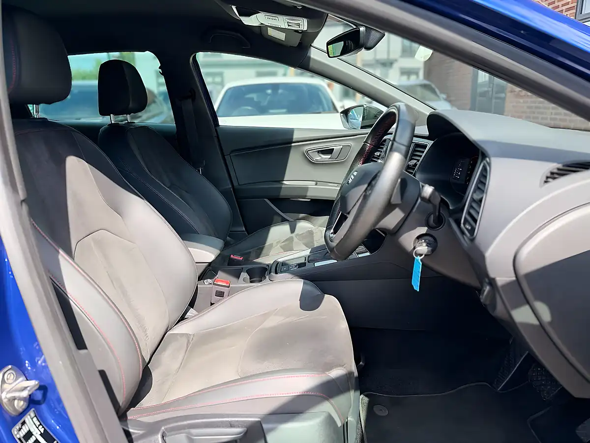 Used 2019 SEAT Leon Fr Black Edition Blue - Interior and Exterior details 11