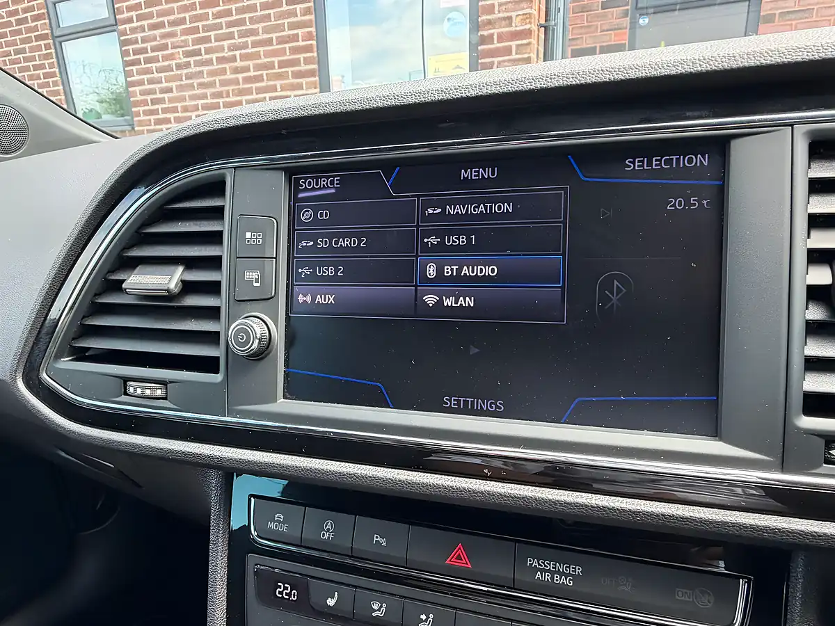 Used 2019 SEAT Leon Fr Black Edition Blue - Interior and Exterior details 18