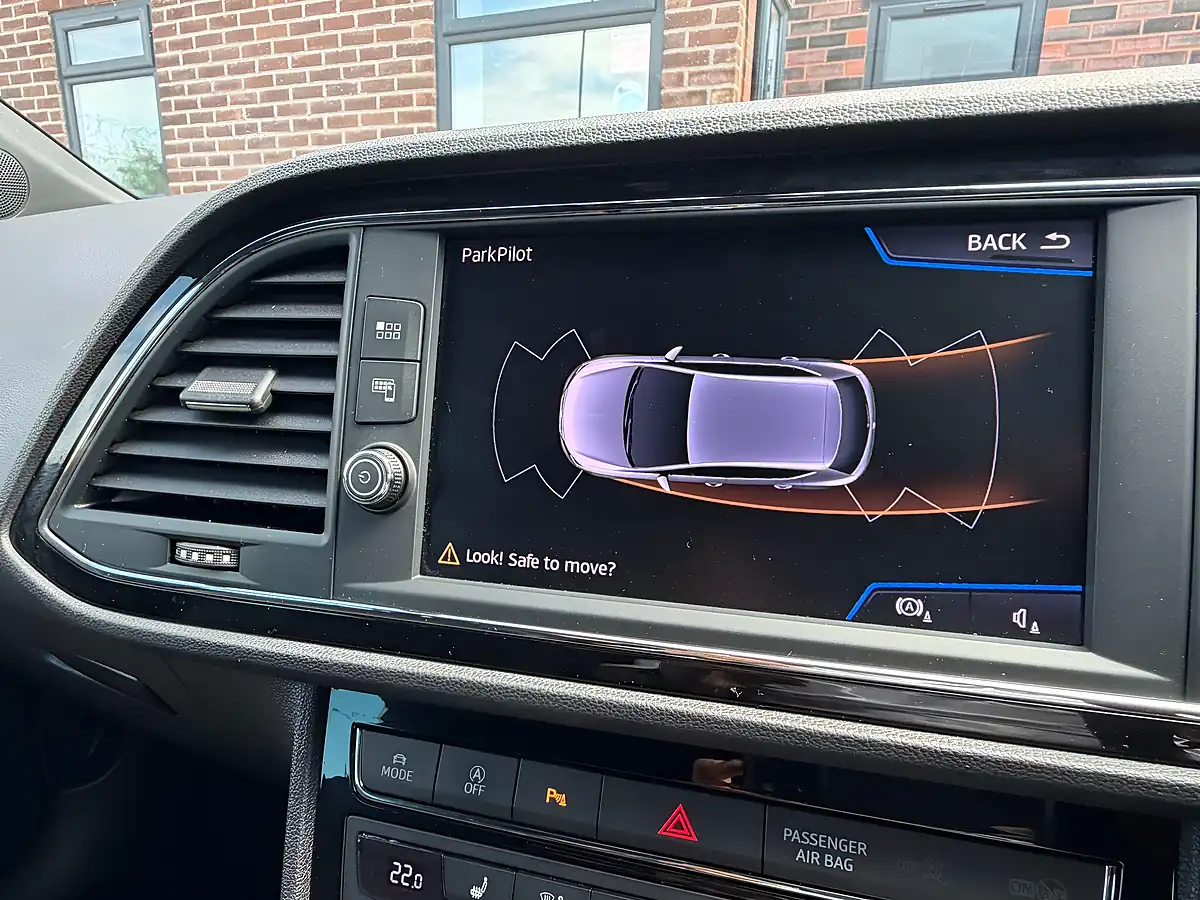 Used 2019 SEAT Leon Fr Black Edition Blue - Interior and Exterior details 19