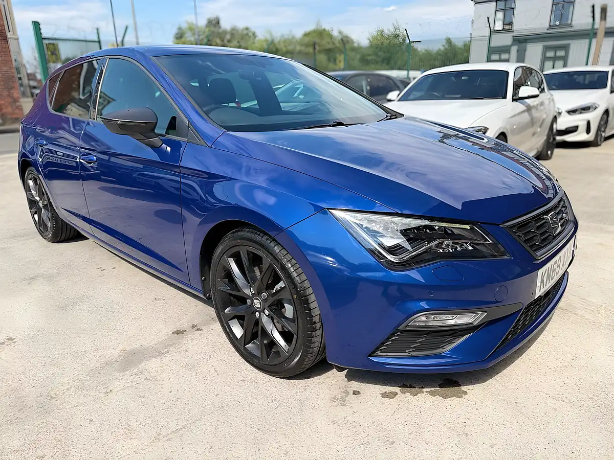 Used 2019 SEAT Leon Fr Black Edition Blue - Interior and Exterior details 4