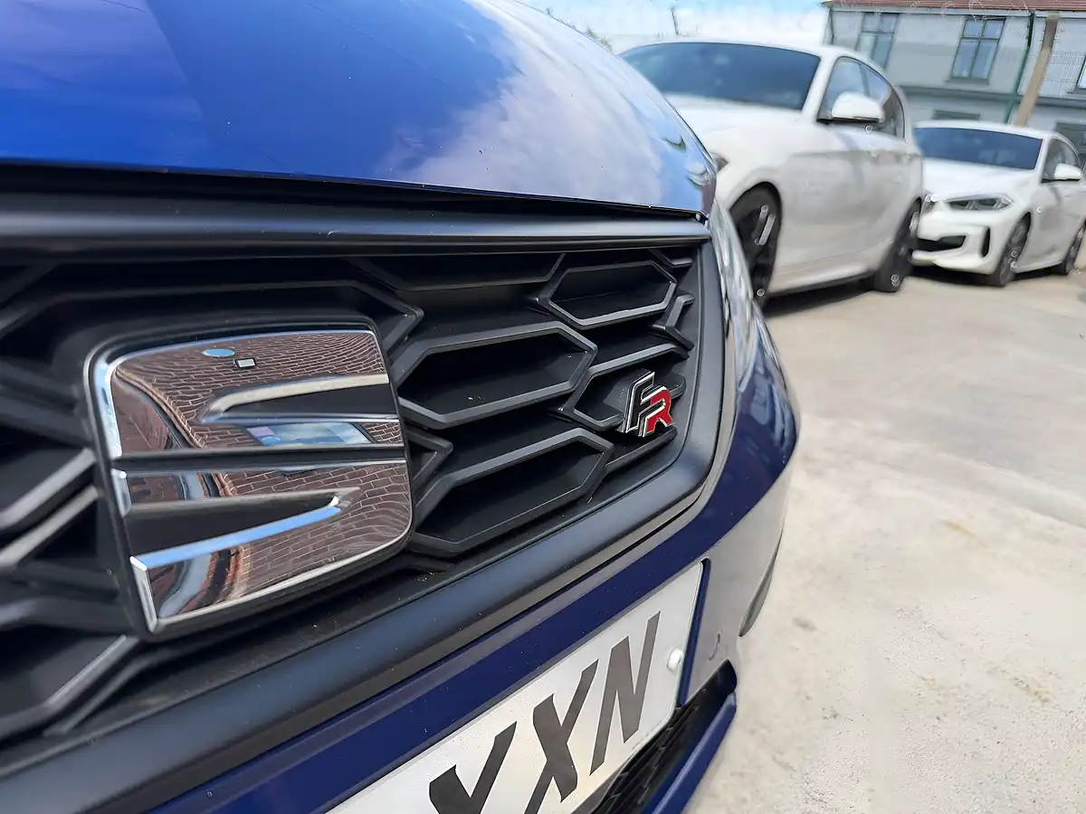 Used 2019 SEAT Leon Fr Black Edition Blue - Interior and Exterior details 9