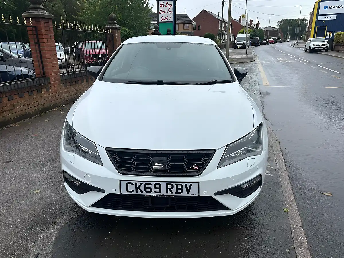 Used 2019 SEAT Leon Fr Black Edition White - Interior and Exterior details 12