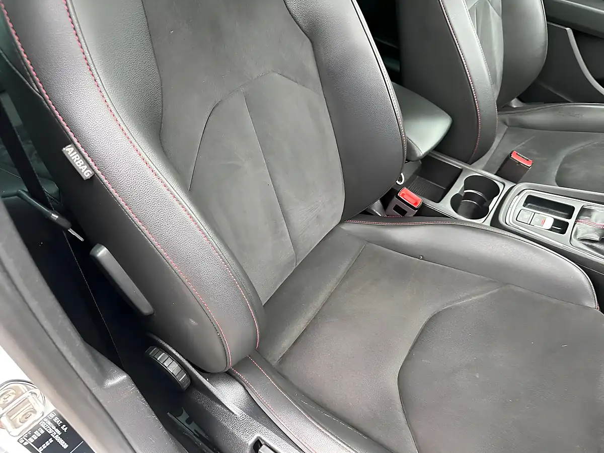 Used 2019 SEAT Leon Fr Black Edition White - Interior and Exterior details 16