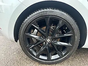 Used 2019 SEAT Leon Fr Black Edition White - Interior and Exterior details 20