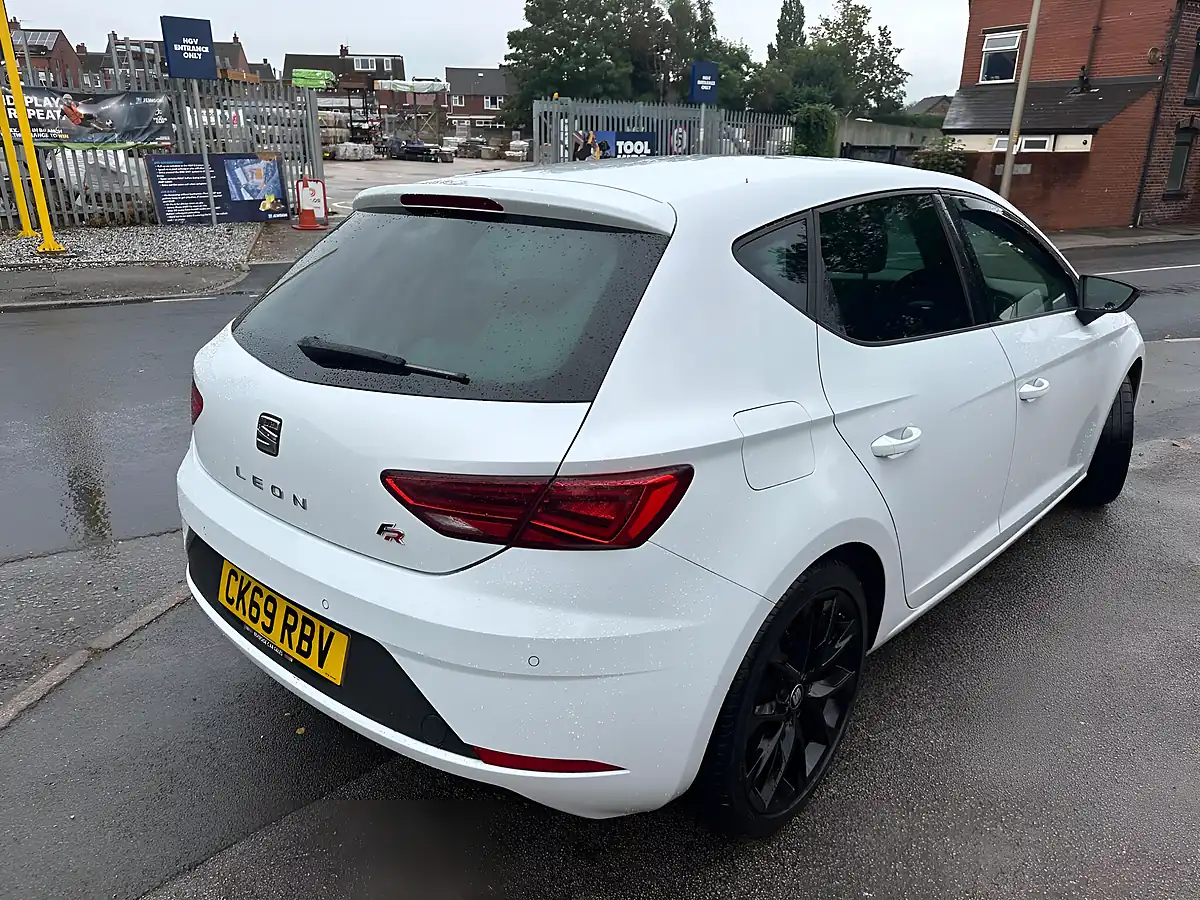 Used 2019 SEAT Leon Fr Black Edition White - Interior and Exterior details 3