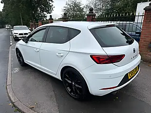 Used 2019 SEAT Leon Fr Black Edition White - Interior and Exterior details 4