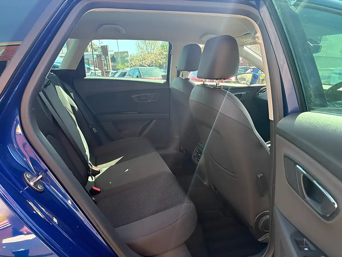 Used 2019 SEAT Leon Fr Blue - Interior and Exterior details 11