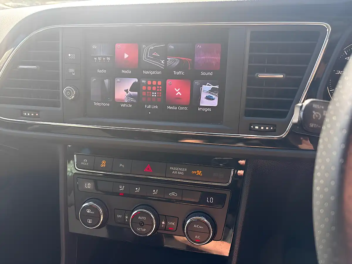 Used 2019 SEAT Leon Fr Blue - Interior and Exterior details 16