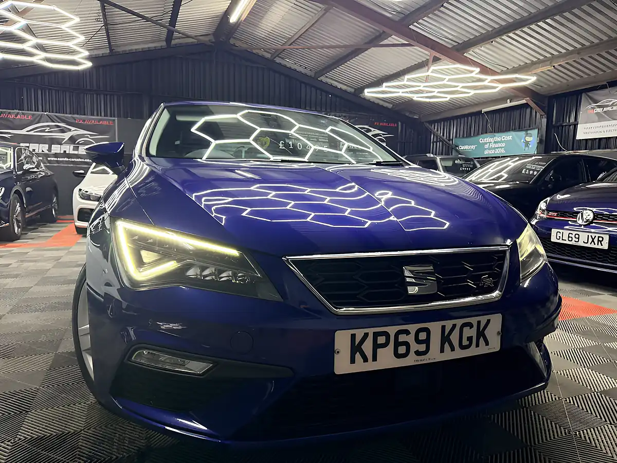 Used 2019 SEAT Leon Fr Blue - Front View