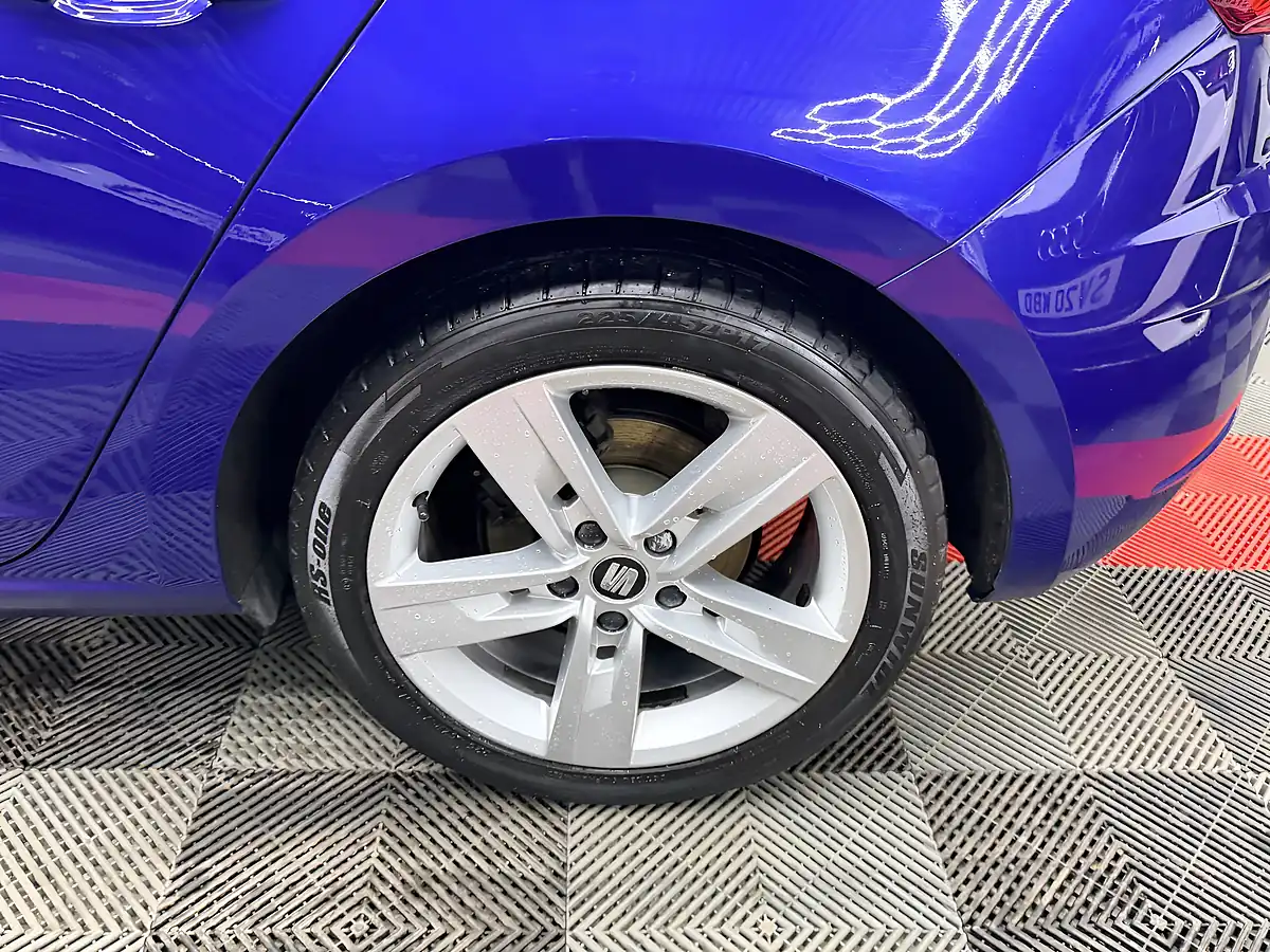 Used 2019 SEAT Leon Fr Blue - Interior and Exterior details 12