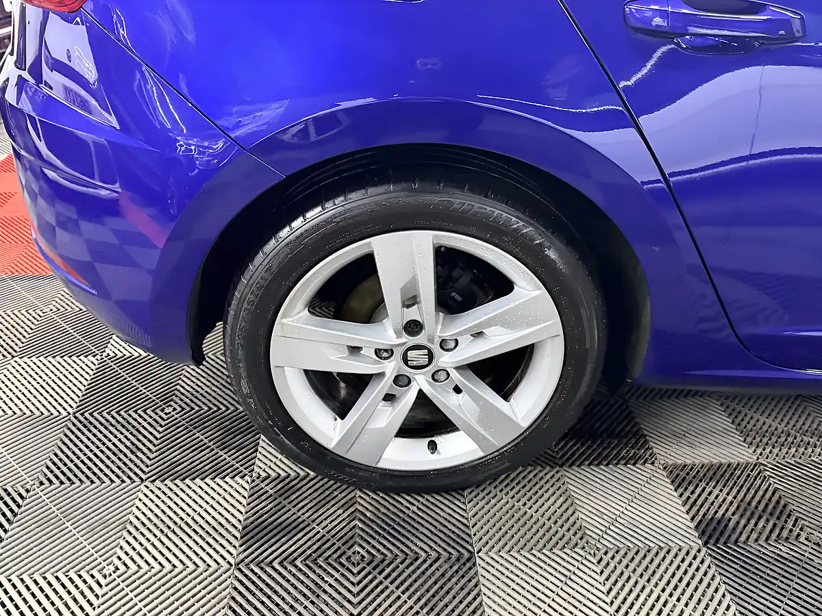 Used 2019 SEAT Leon Fr Blue - Interior and Exterior details 13