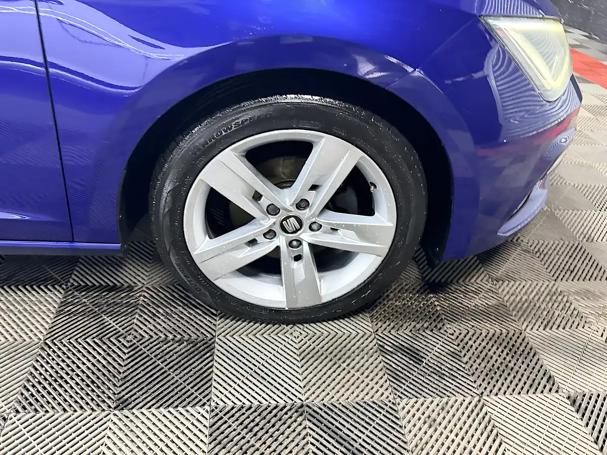 Used 2019 SEAT Leon Fr Blue - Interior and Exterior details 14