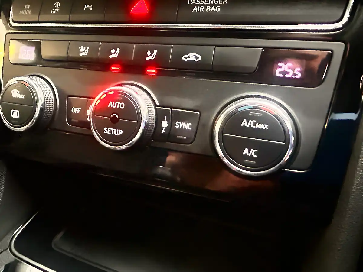 Used 2019 SEAT Leon Fr Grey - Interior and Exterior details 15