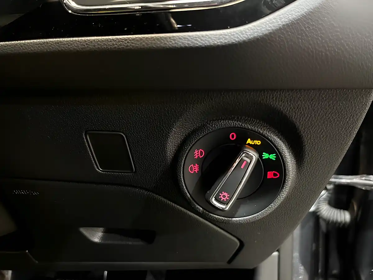 Used 2019 SEAT Leon Fr Grey - Interior and Exterior details 16